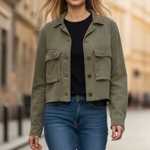 Bella Dahl Cropped Button Front Utility Jacket in Military Green Size Small